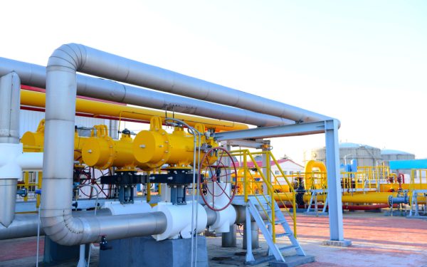 Oil,Pipe,,Oil,Field,Equipment,At,Work